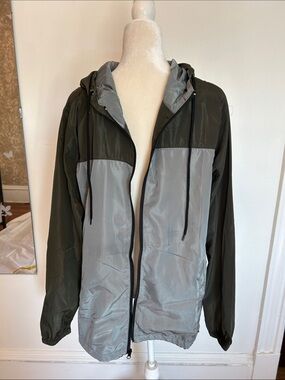 Men's Two-Tone Hooded Windbreaker Jacket - Olive & Gray